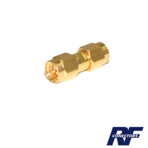 Adaptador Tipo Barril, de Conector SMA Macho a SMA Macho, Oro/ Oro/ Teflón.â??
