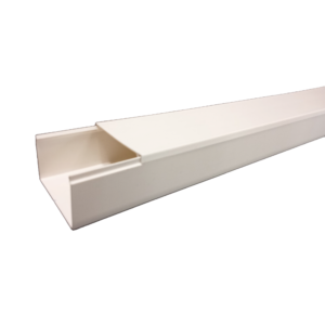 Canaleta TMK-4577 Color Blanco de PVC rí­gido Auto Extinguible, para uso en interiores, con un largo de 2.5 metros (5500-01250)