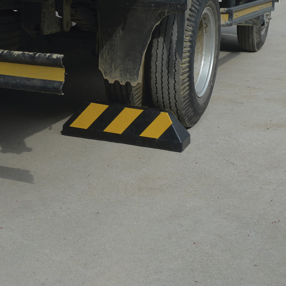 Tope Vehicular 55cm / Para Camion / Estacionamiento / Color Negro-Amarillo. - Imagen 2