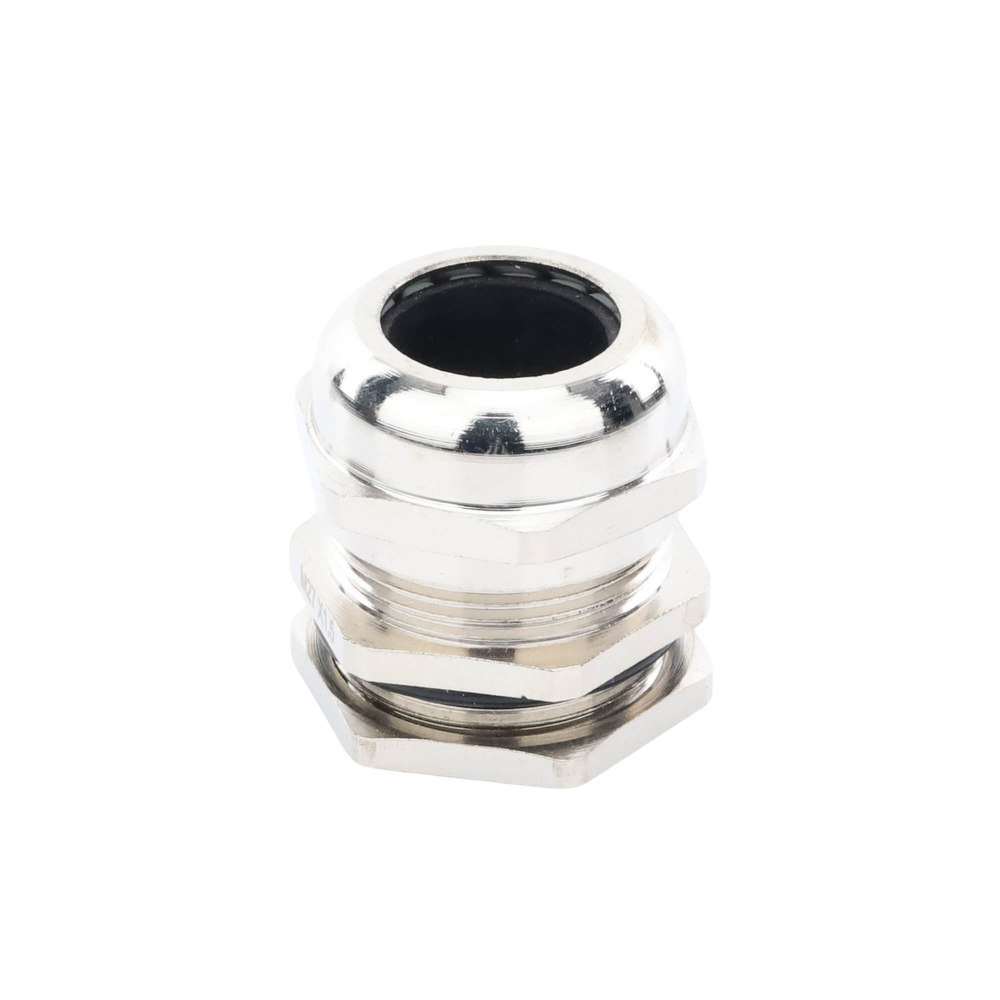 Conector Metǭlico Tipo Glǭndula para Cable de 13 a 18 mm de Diǭmetro.