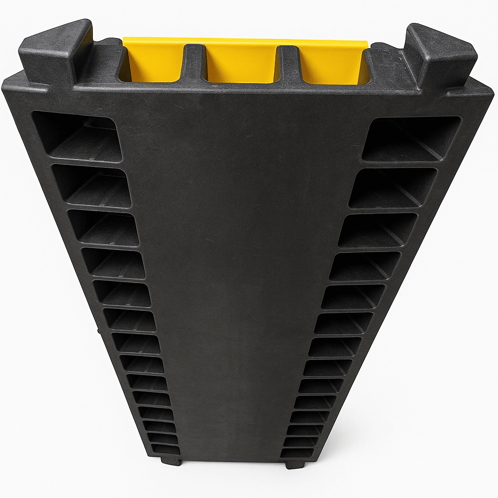 Protector de Cable de 3 Canales / Base de Goma y Tapa de Plástico / Tamaño del Canal 30x30mm / Capacidad de Carga 5 Toneladas / Longitud 90 cm / Ancho del Contorno 50 cm / Altura 4.5 cm / Color Amarillo-Negro / Material Hule - Imagen 2